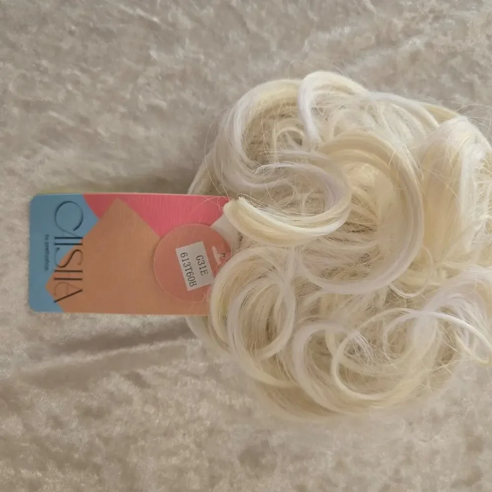 N/A blonde ponytail